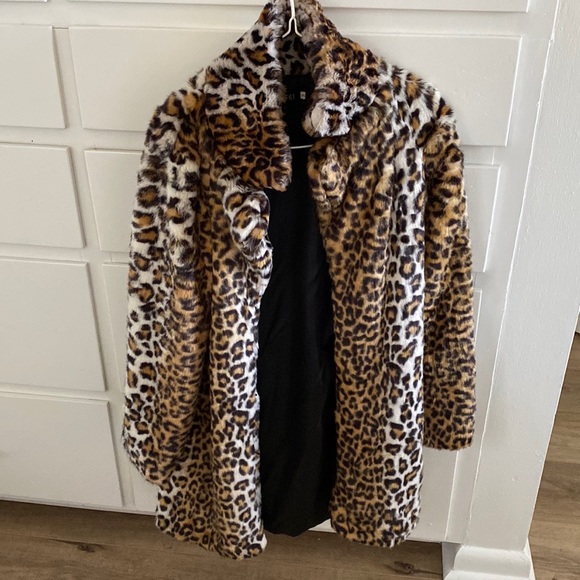 Mid length leopard jacket - Picture 3 of 3